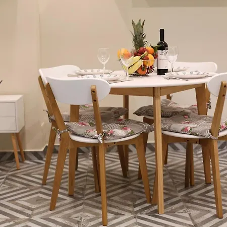 Garden アパート ルートラキ